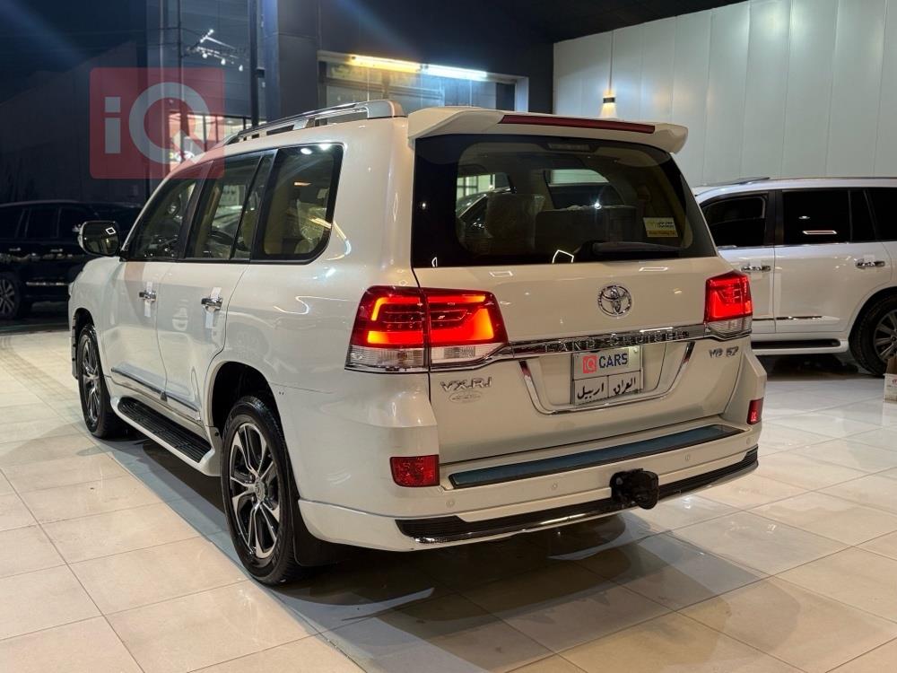 تويوتا لاندكروزر